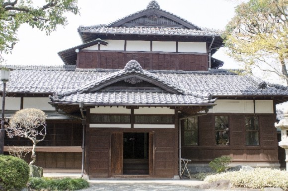 7 Amazing Features of Japanese Houses!